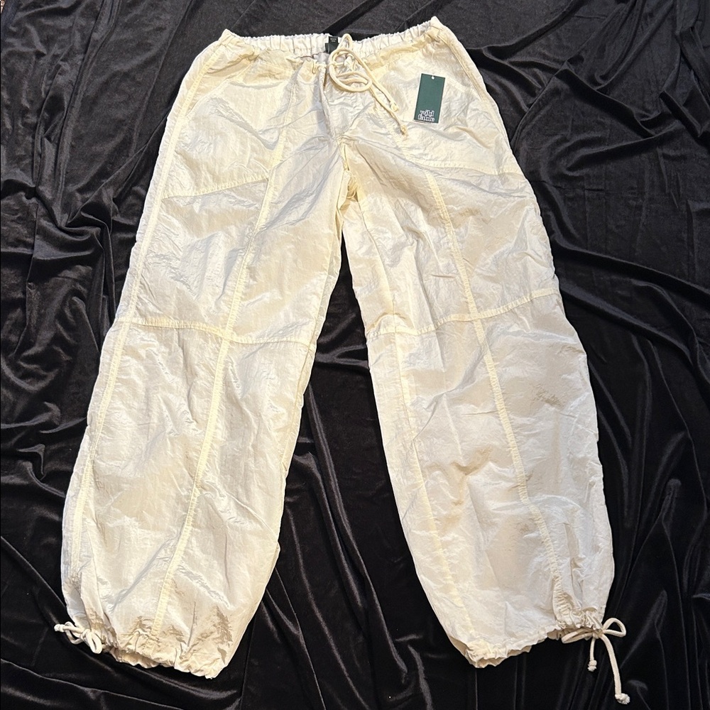 NWT WILD FABLE NYLON CARGO PANTS SIZE M